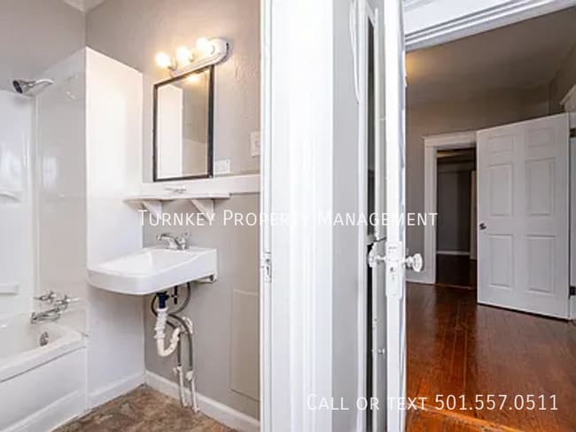 Building Photo - 1023 S Booker St