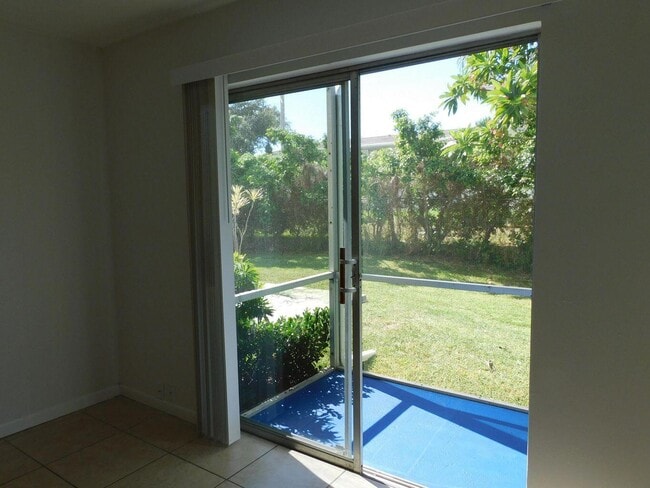 Building Photo - 640 SE 2nd Ave