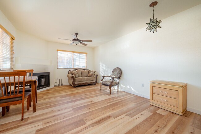 Building Photo - Available Now this Lovely One Bedroom Condo
