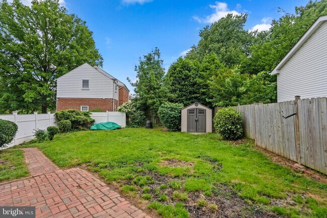 Building Photo - 2200 Windham Ln