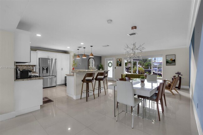 Building Photo - 1815 SW 85th Ct