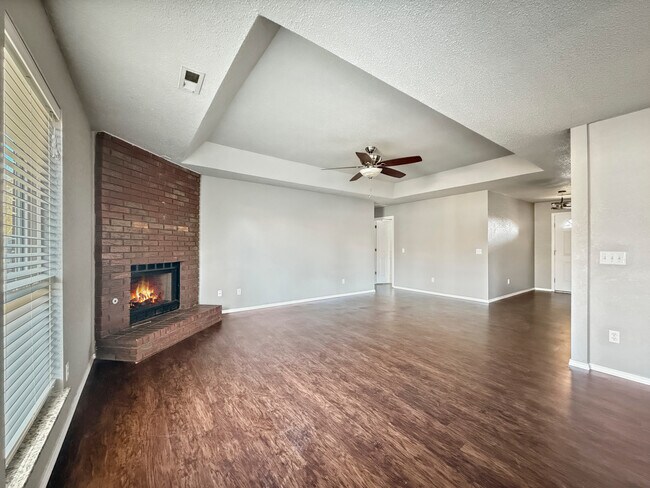 Building Photo - 1203 SE 21st St