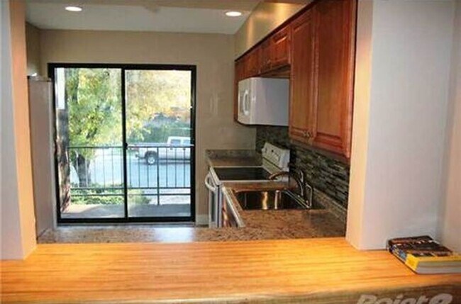 Building Photo - Condo in the heart of Billings