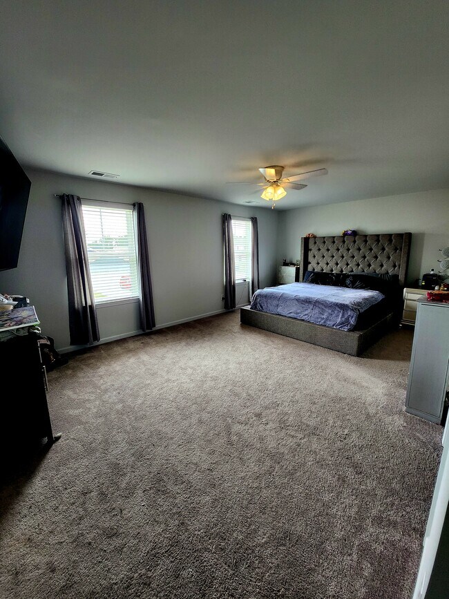 Building Photo - 413 Tributary Cir