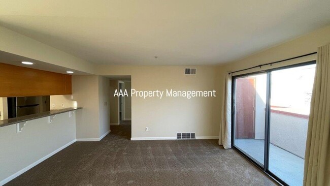 Building Photo - Concord Beautiful 2 bedroom 1 bath condo l...