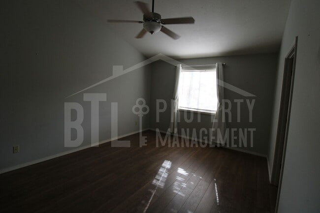 Building Photo - Peaceful 2-Bedroom Home Near Branson, MO – Reeds Spring School District