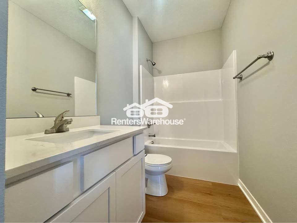 Building Photo - 1006 Polk St