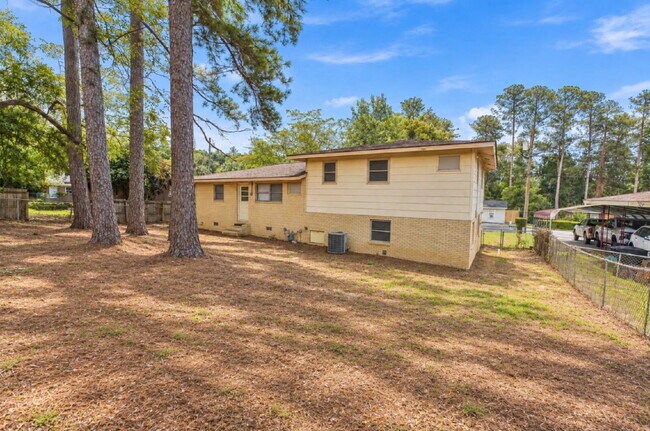 Building Photo - 1114 Terrace Cir