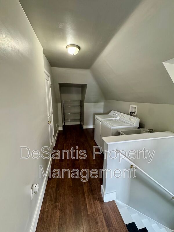 Building Photo - 227 5th Ave