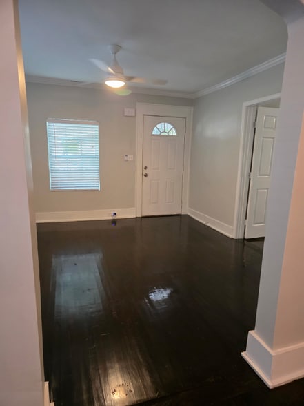 Building Photo - 9 Sims Ave NW