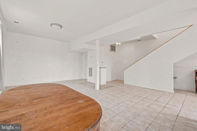 Building Photo - 856 Spriggs Rd