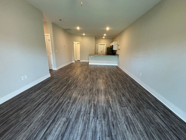 Building Photo - Spacious 3BR Home with Granite Kitchen & Covered Patio Near 53rd & Meridian