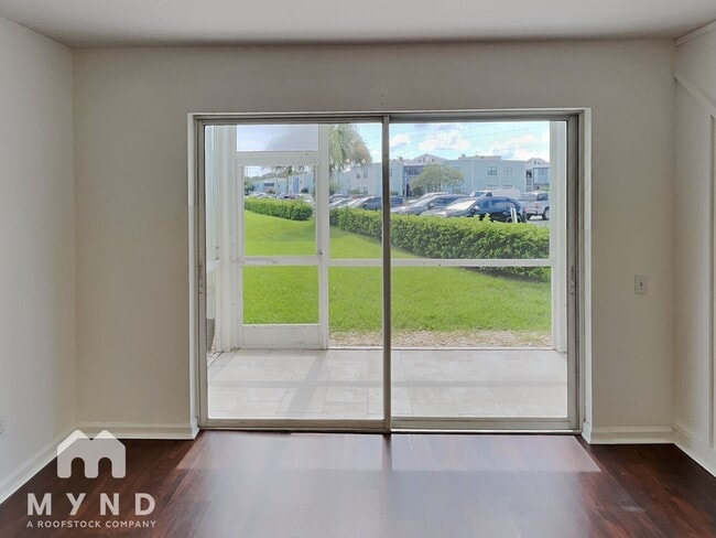 Building Photo - 3960 Southpointe Dr