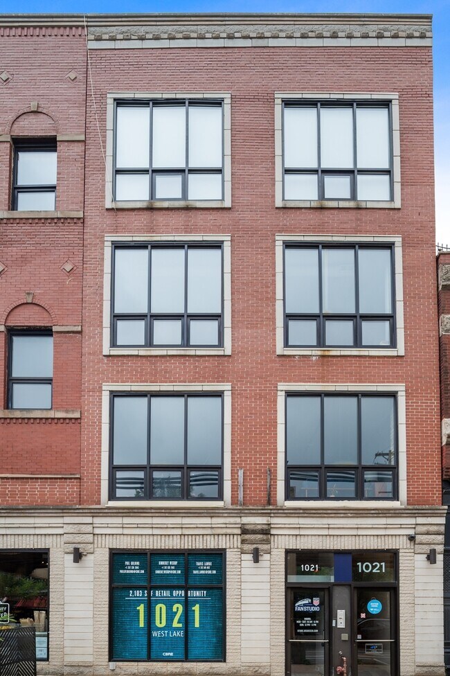 Primary Photo - 1021 W Lake St