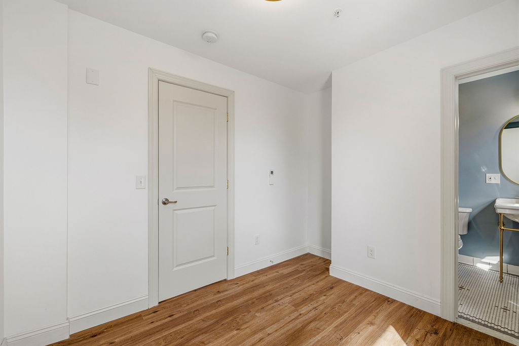 Unit 4 Bedroom - 319 Connecticut St