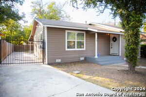 Building Photo - 219 N San Horacio Ave