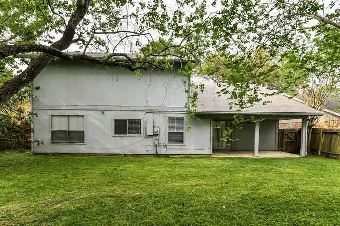 Building Photo - 2111 Mustang Springs Dr