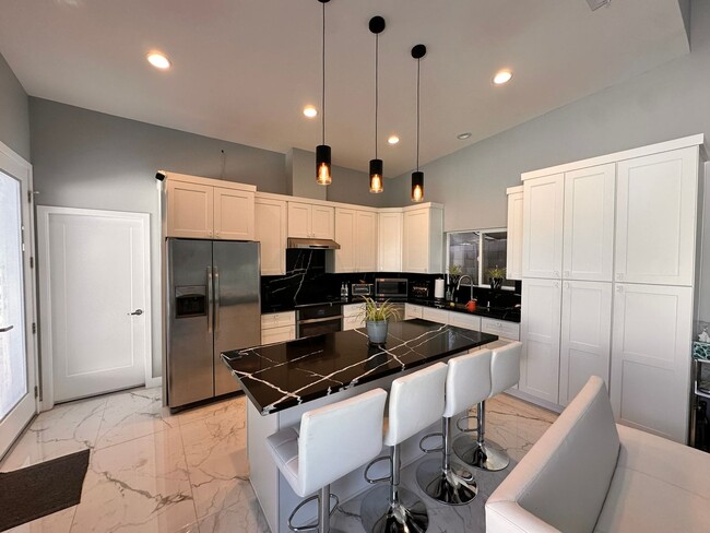Building Photo - Modern ADU - Riverside, CA 92506