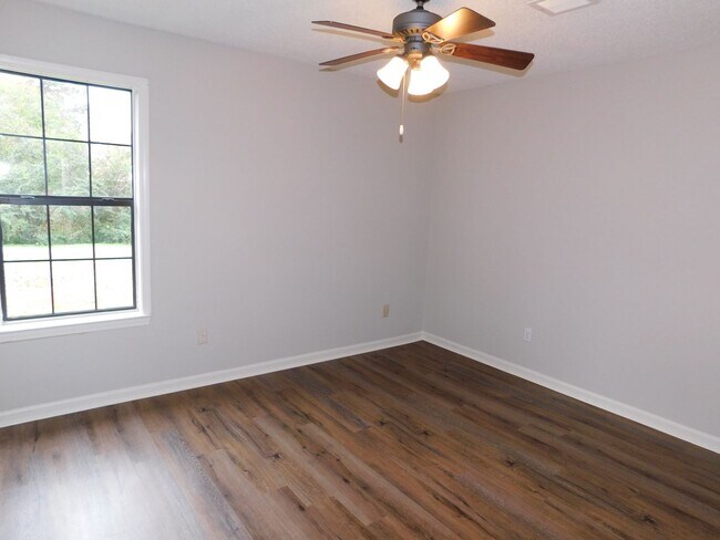 Building Photo - 6630 Gatewood Cir
