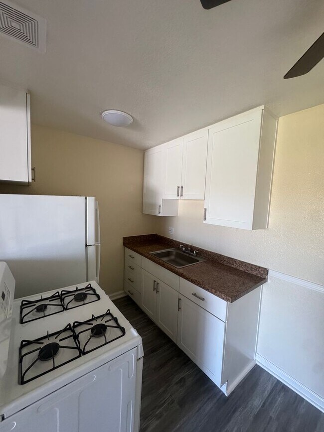 Building Photo - Welcome to SkyView Villa & Somerset Apartm...