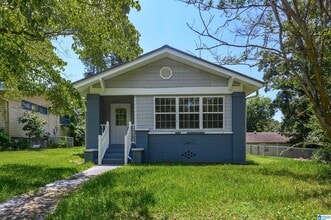 Building Photo - 703 11th Ave