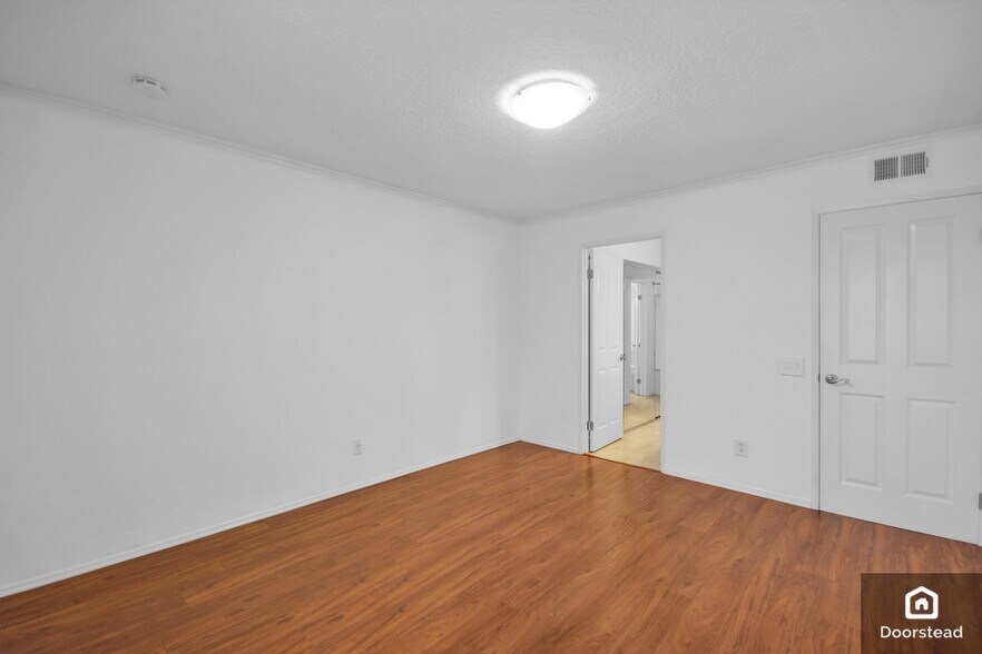 Building Photo - 25596 Mont Pointe