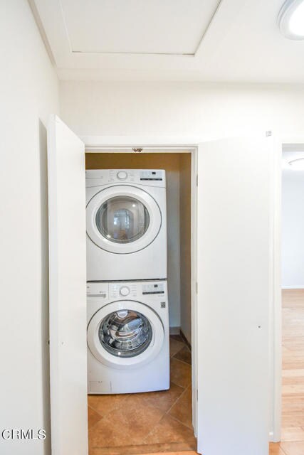 Building Photo - 630 N Niagara St