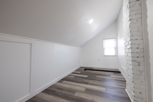 Building Photo - 618-620-620 Racine Ave