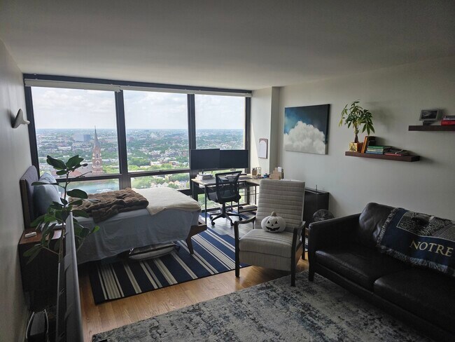 Building Photo - 1636 N Wells St