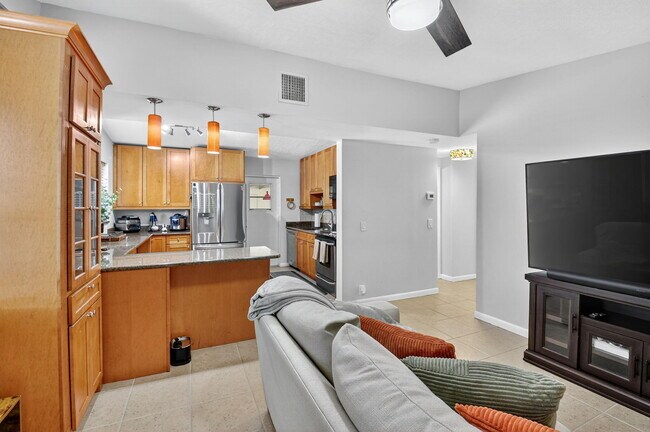 Building Photo - 310 Glen Arbor Terrace