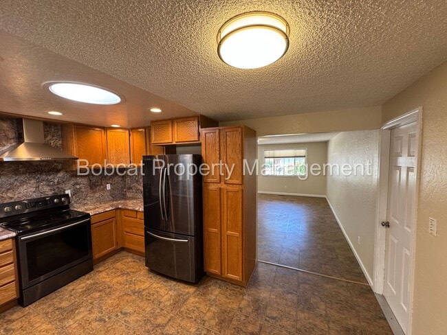 Building Photo - 3 Bed, 2 Bath, Home Located in Gardnerville