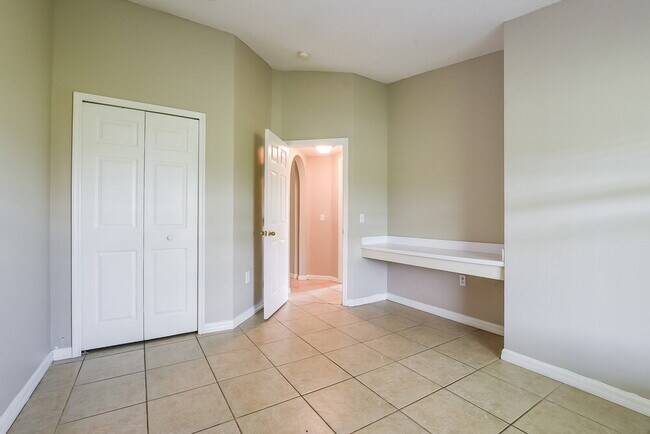 Building Photo - 6853 Westlake Blvd