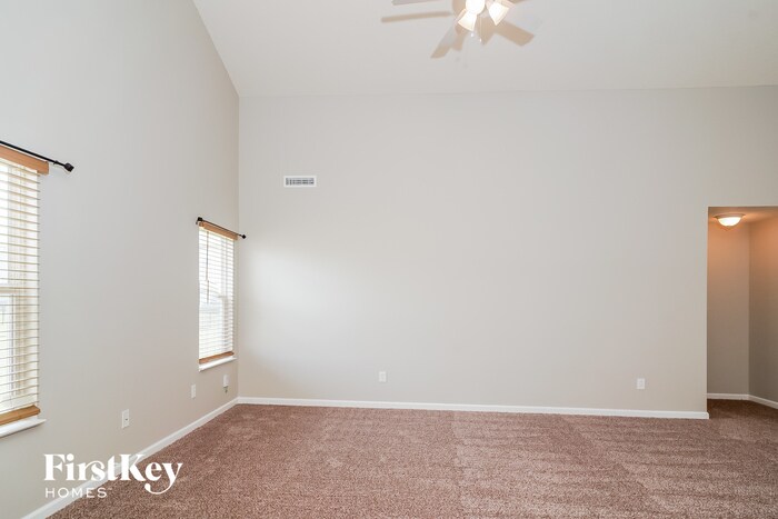 Building Photo - 1623 Woodside Cir