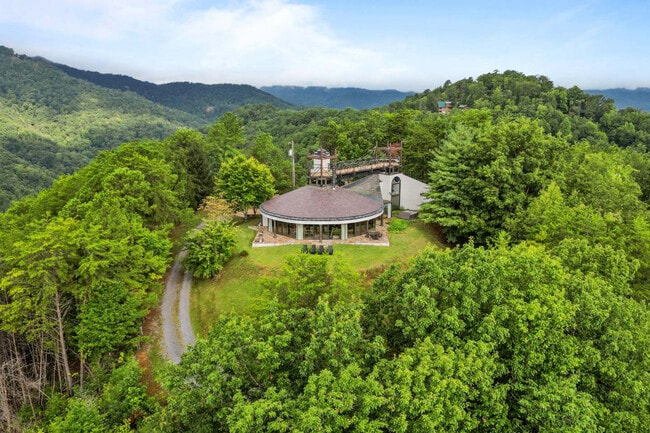 Building Photo - 1816 Bear Spgs Wy