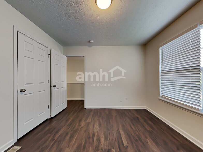 Building Photo - 13139 N Elster Way