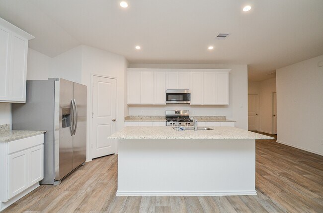 Building Photo - 31310 Yatesbury Ln