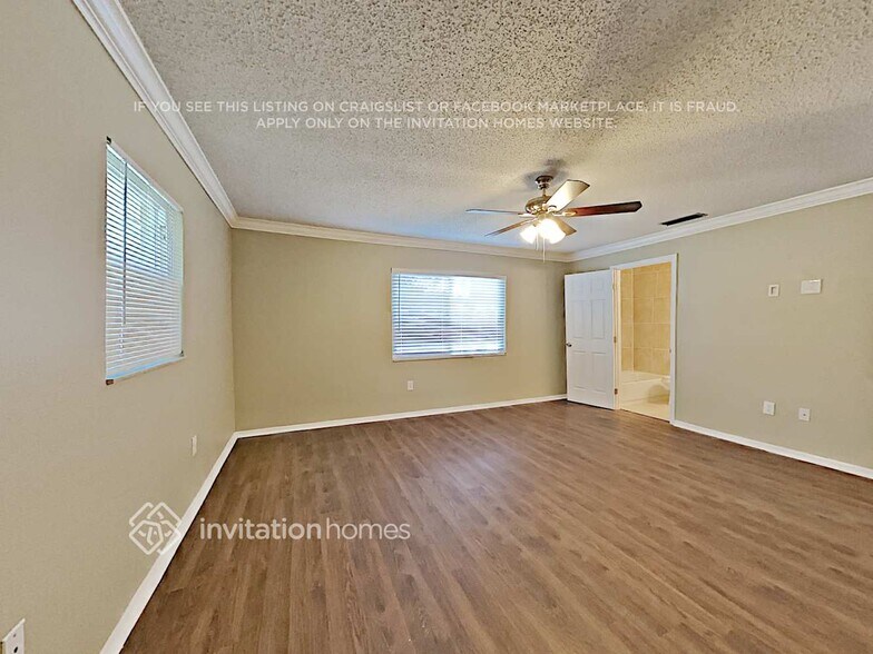 Building Photo - 4836 Barcelona Ave