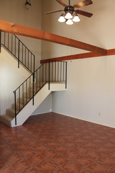 Building Photo - 24 Cherrywood Square