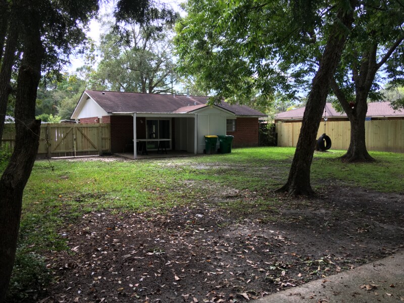 Building Photo - 7631 Lexington Dr