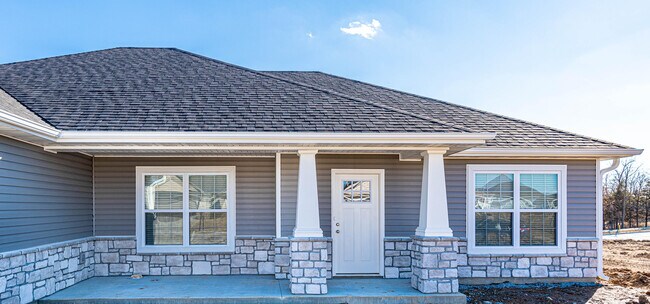 Building Photo - 720 Promenade Dr