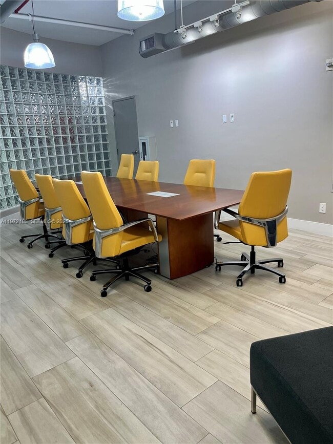 Building Photo - 3029 NE 188th St