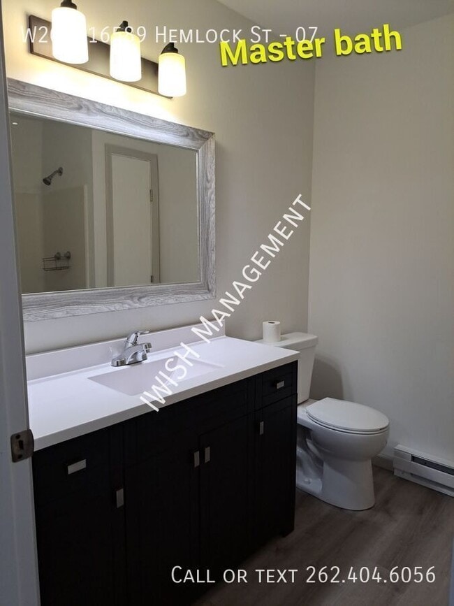 Building Photo - W201N16589 Hemlock St