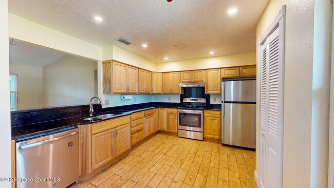 Building Photo - 871 Southern Pine Trail