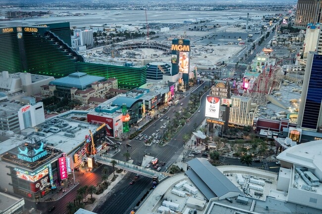 Building Photo - Waldorf Astoria Las Vegas- 1 bed .5 bath on the 39th floor!