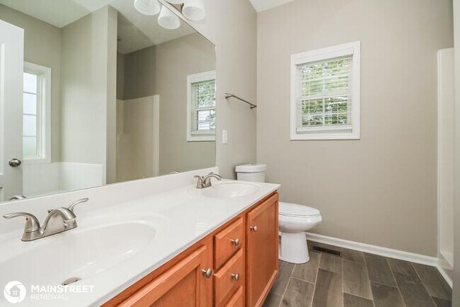 Building Photo - 246 Slow Waters Dr