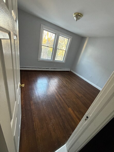 Building Photo - 78 Sterling St