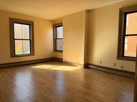 Building Photo - 44 Alden St