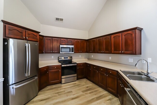 Building Photo - Beautiful 3-Bedroom Bartlett Home