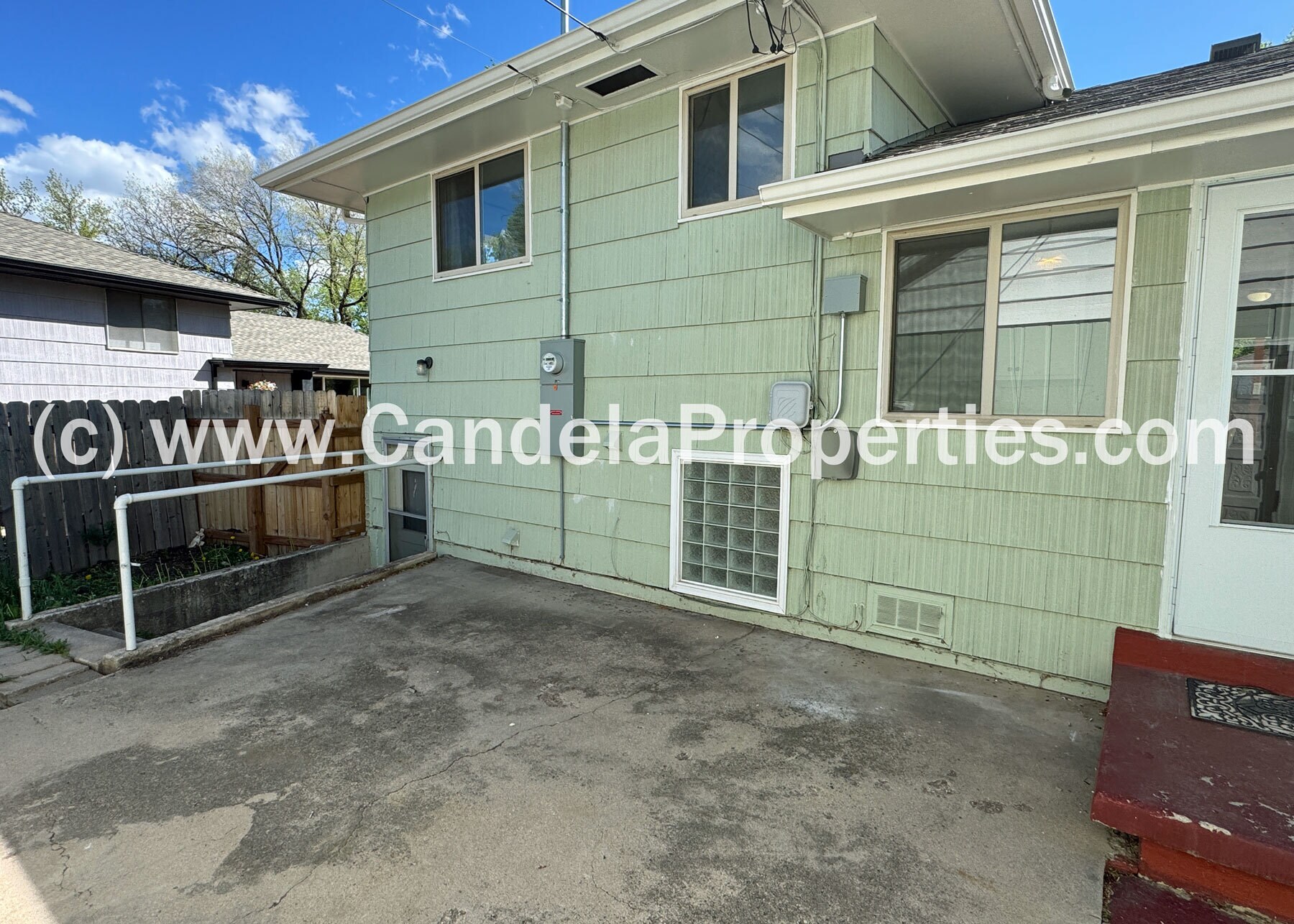 Building Photo - 1021 Adams Dr
