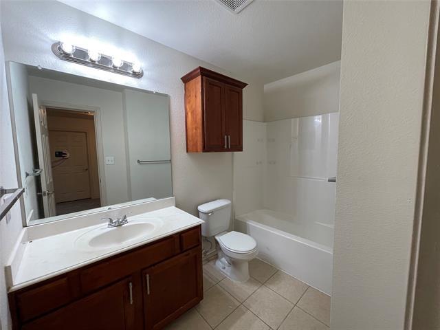 Building Photo - 1111 Parkway Trail